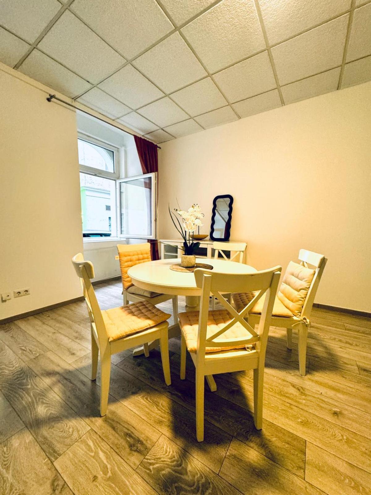וינה Amazing 2Br Apartment Near Praterstern מראה חיצוני תמונה
